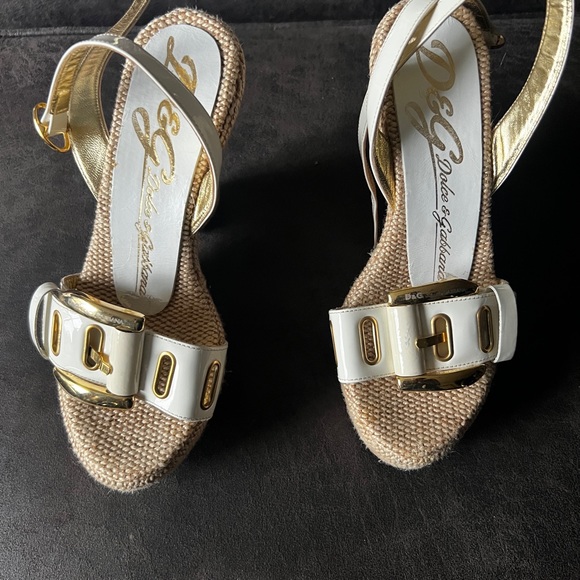 Exquisite Dolce&Gabana wedges. Wore them once.AUTHENTIC - Picture 6 of 7